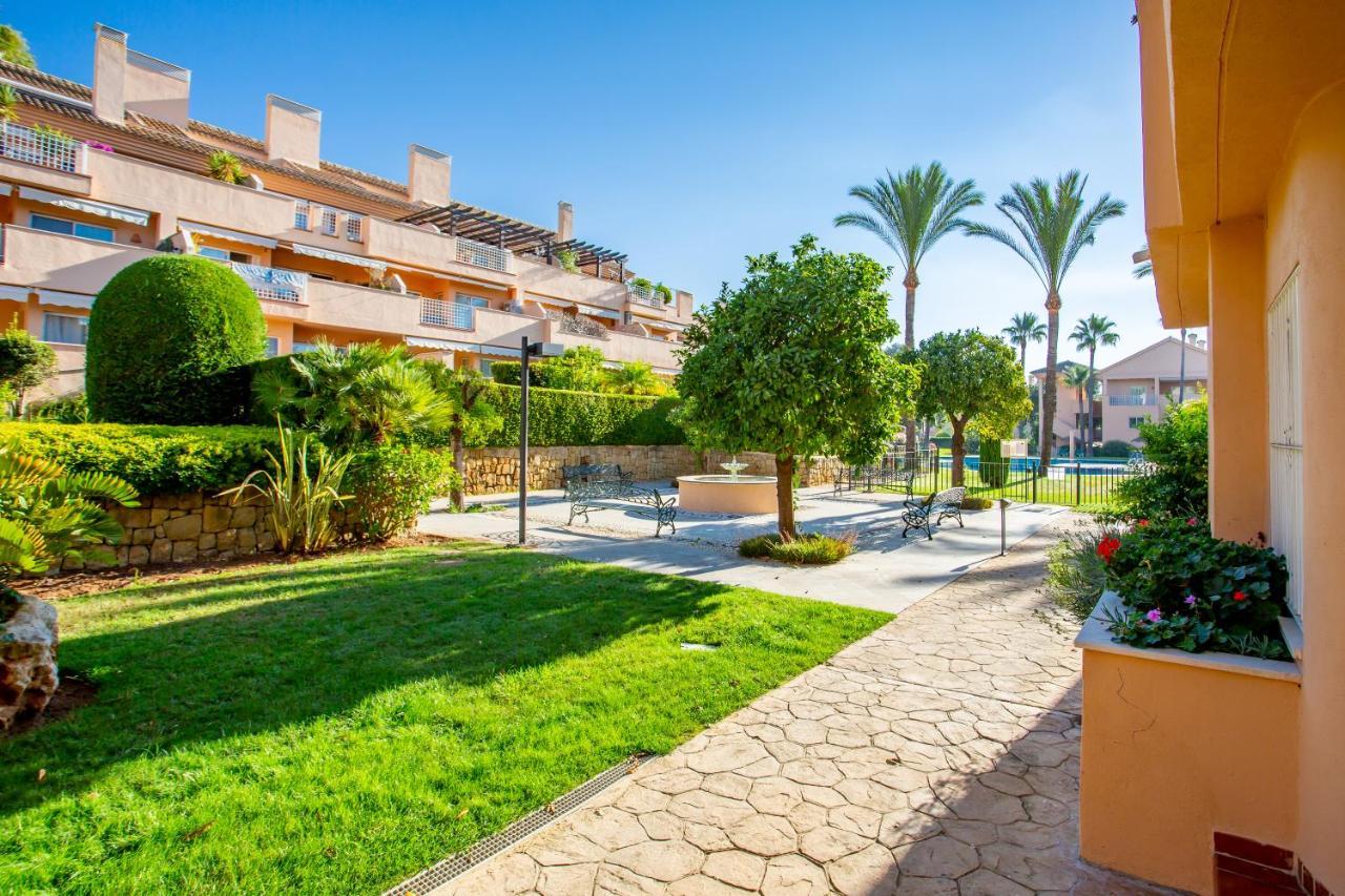 Beautiful With Big Terrace And Access To 3 Pools Elviria Apartamento
