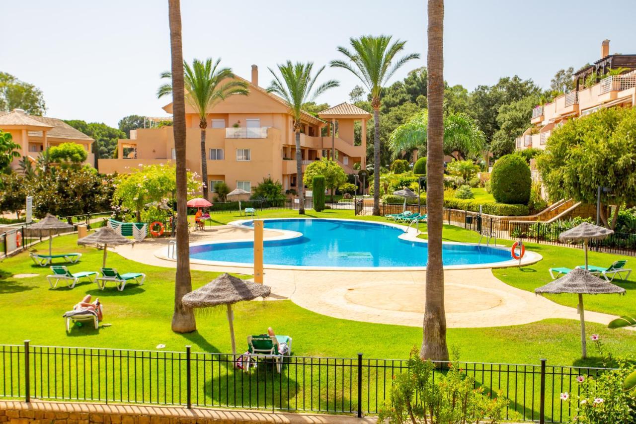 Beautiful With Big Terrace And Access To 3 Pools Elviria