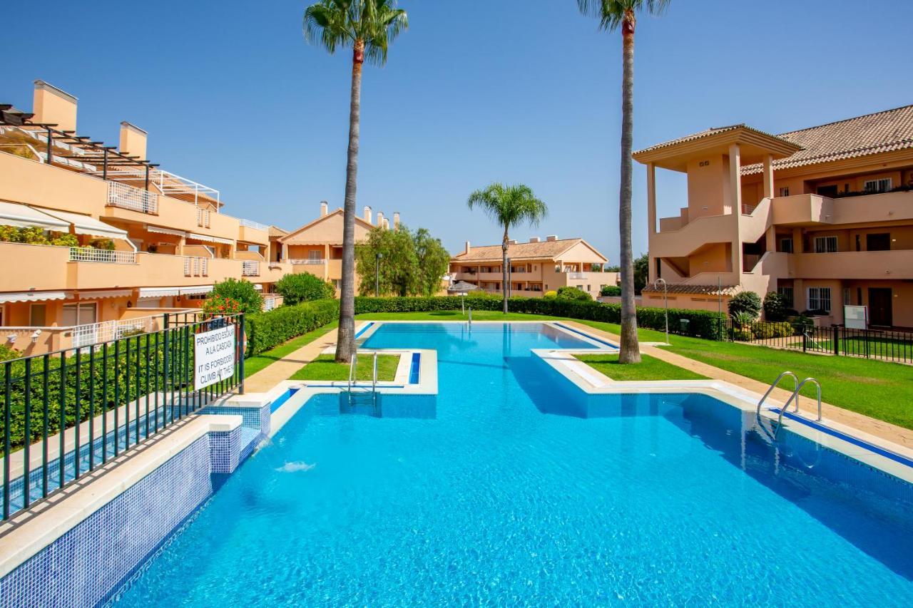 Apartamento Beautiful With Big Terrace And Access To 3 Pools Elviria *