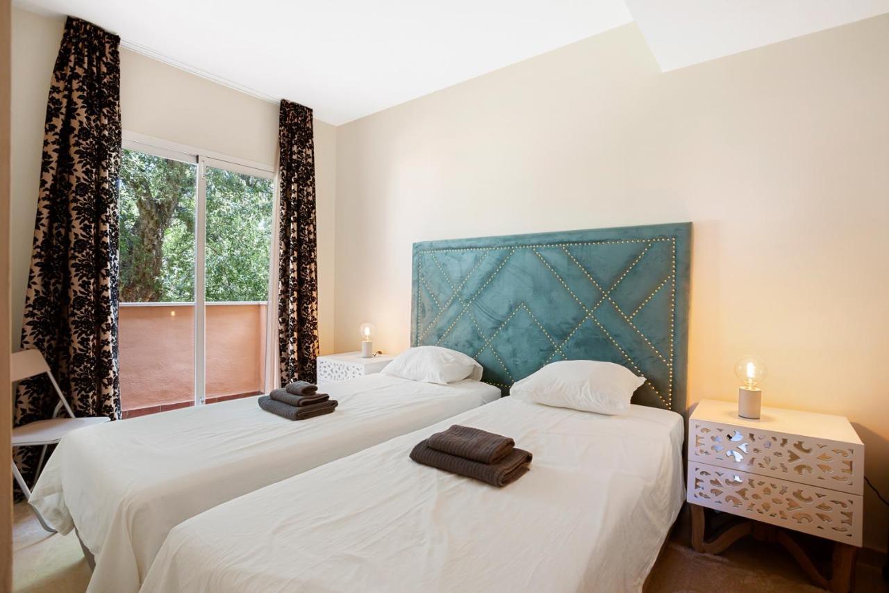 Leilighet Beautiful With Big Terrace And Access To 3 Pools Elviria Marbella