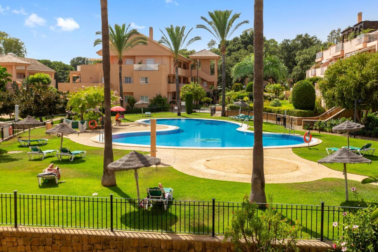 Beautiful With Big Terrace And Access To 3 Pools Elviria Lejlighed