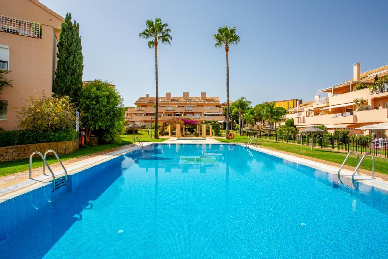 Beautiful With Big Terrace And Access To 3 Pools Elviria Marbella