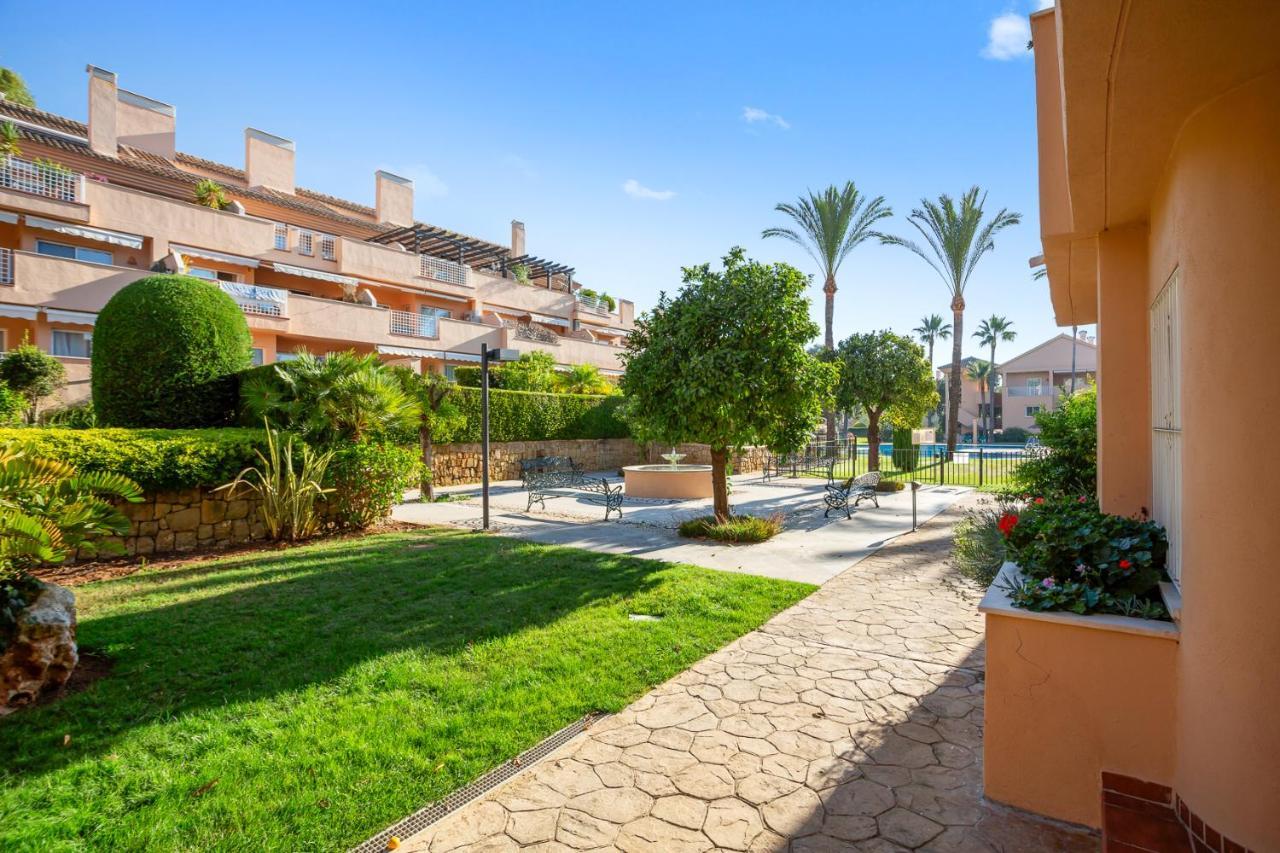 Leilighet Beautiful With Big Terrace And Access To 3 Pools Elviria Marbella